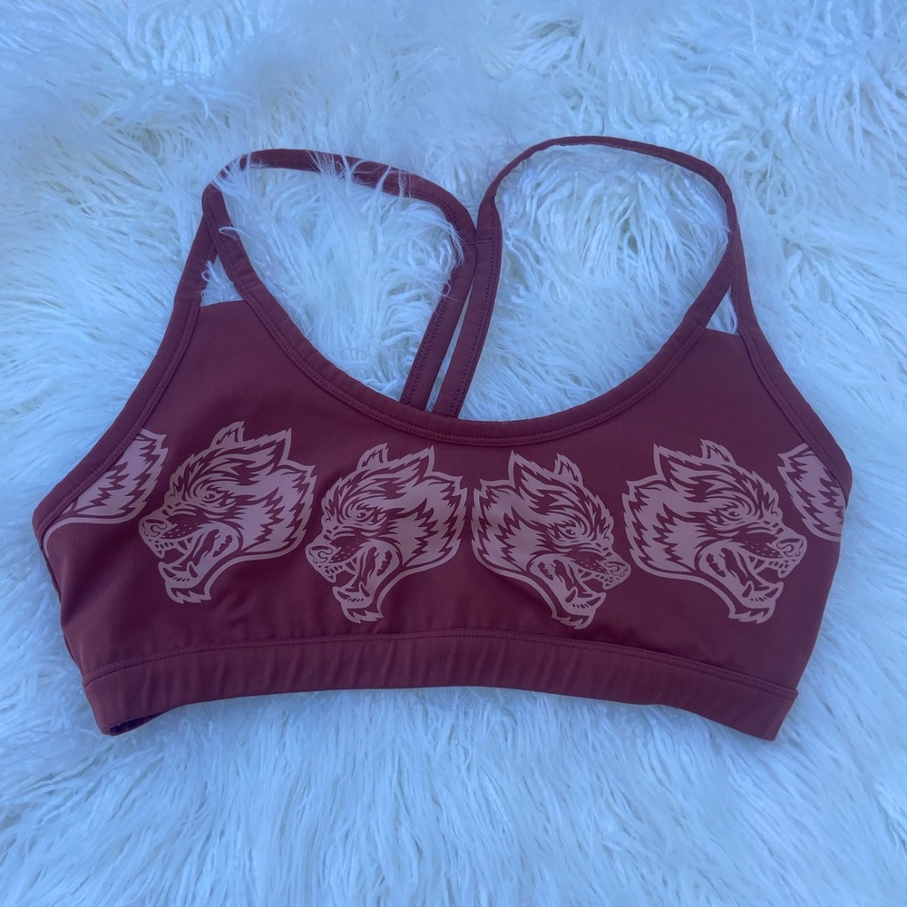 Darc Sport Wolf-Graphic Strappy Sports Bra in Maroon